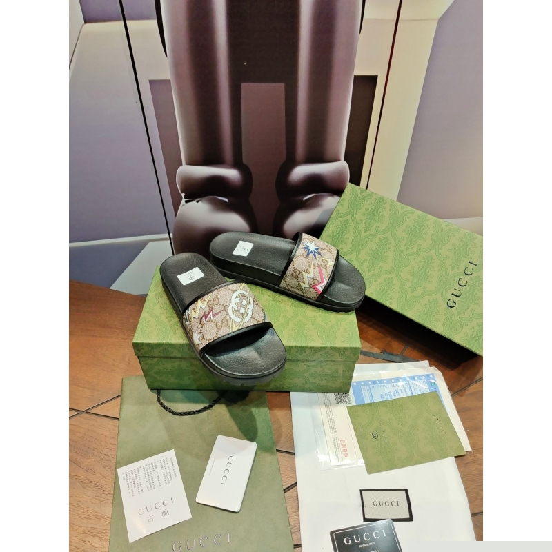 G*u*i slippers